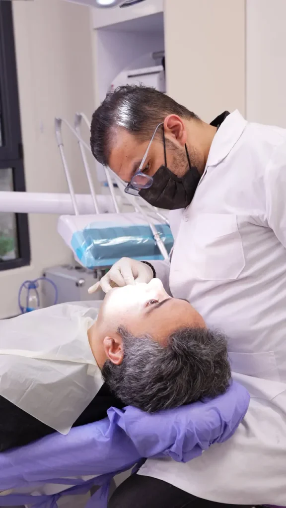 عصب کشی دندان جلو ۳
